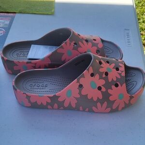 Women's crocs size 9